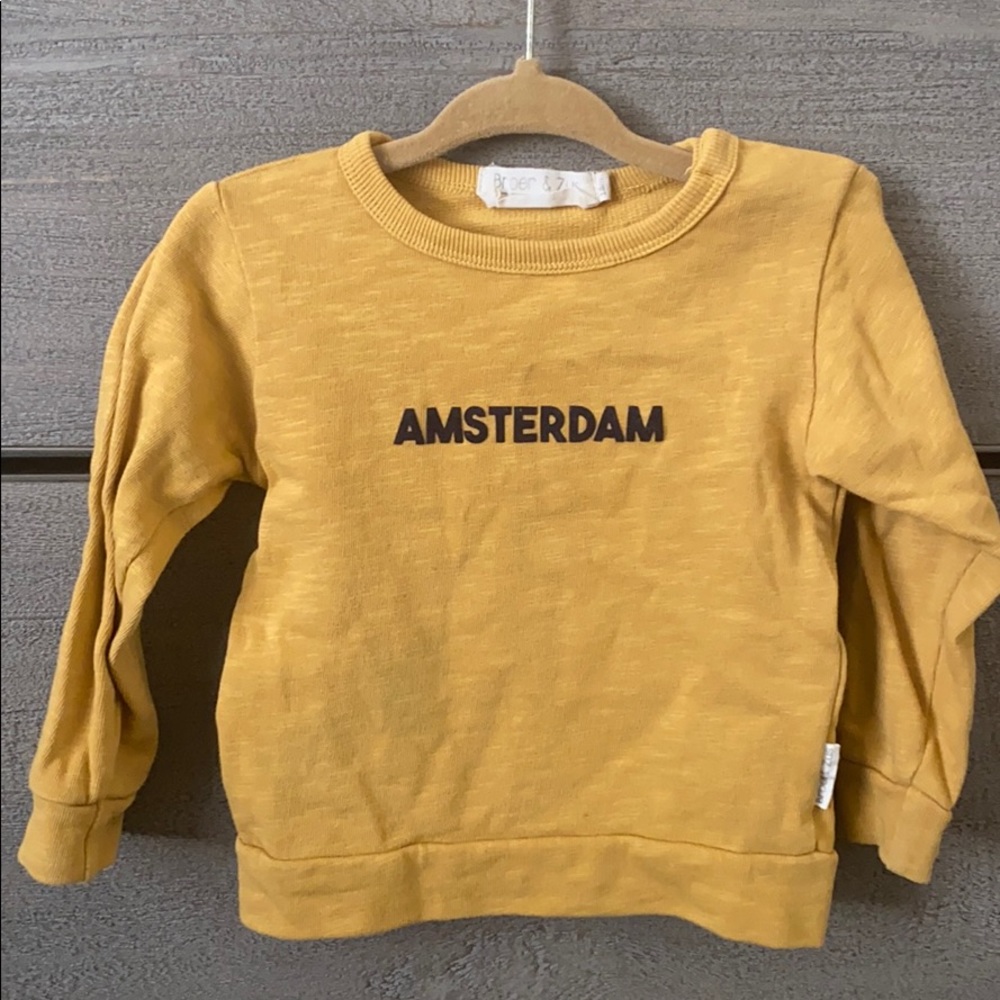 Amsterdam mustard top w/ 2-button shoulder closure